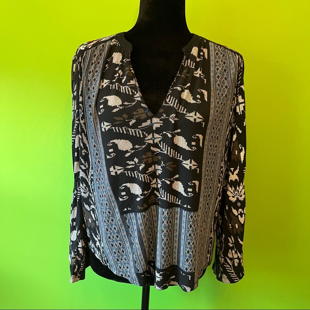 Long bell sleeve lucky brand navy shirt, size small